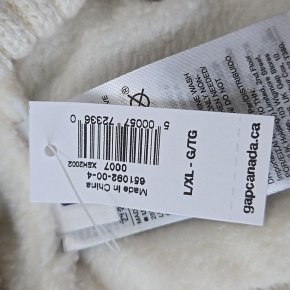 GAP hat/mitt set - Picture 2 of 2